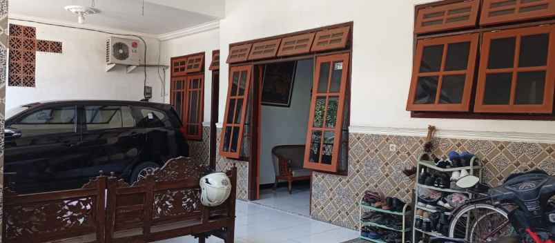 dijual rumah rungkut