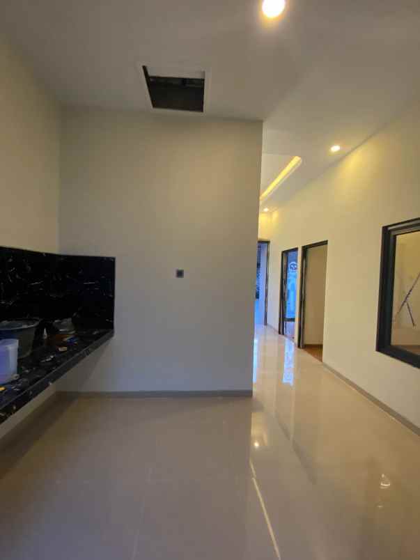 dijual rumah sambiroto