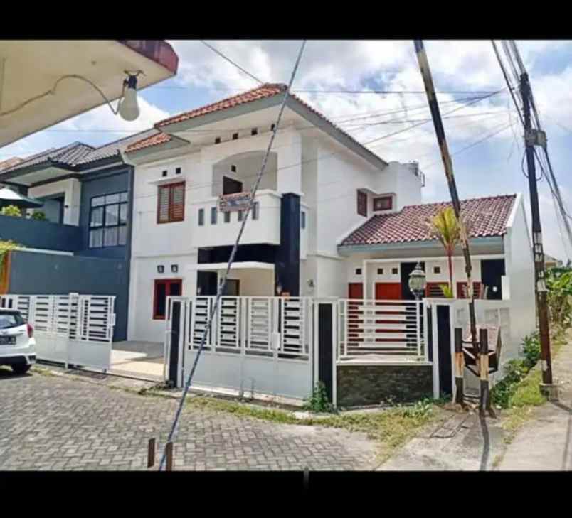 dijual rumah samping hotel hyatt yogyakarta