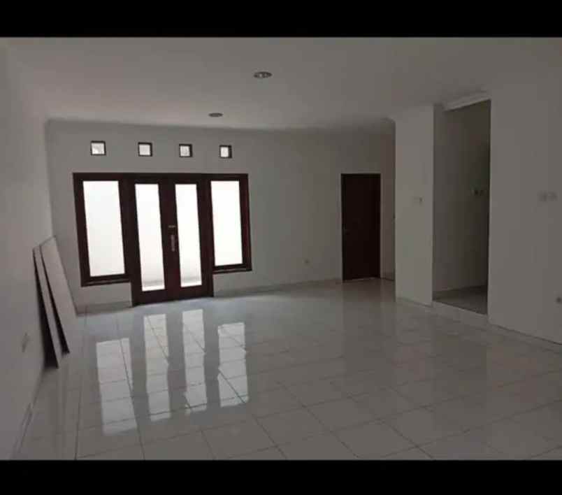 dijual rumah samping hotel hyatt yogyakarta