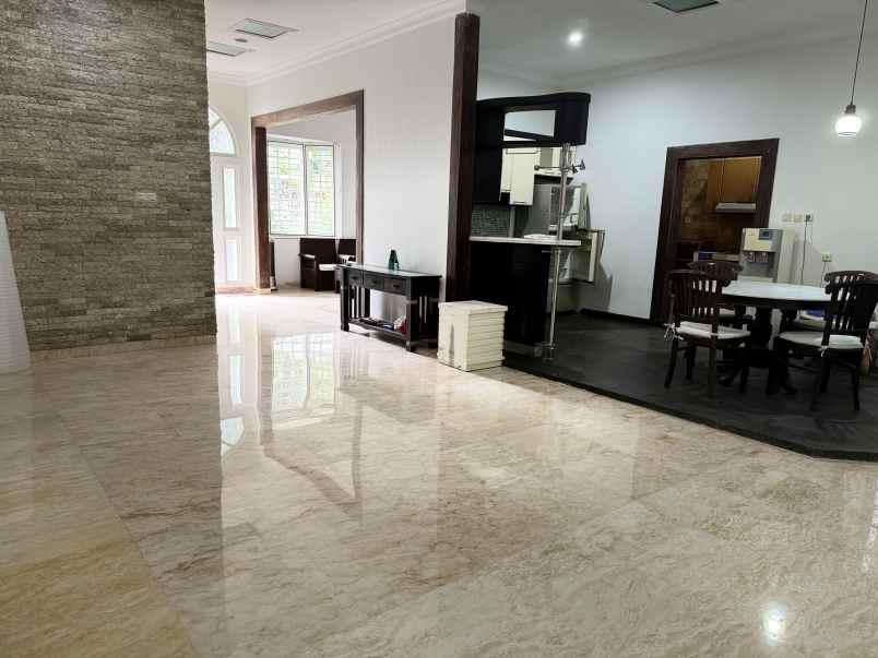 dijual rumah san diego pakuwon city