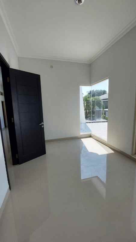 dijual rumah san diego pakuwon city