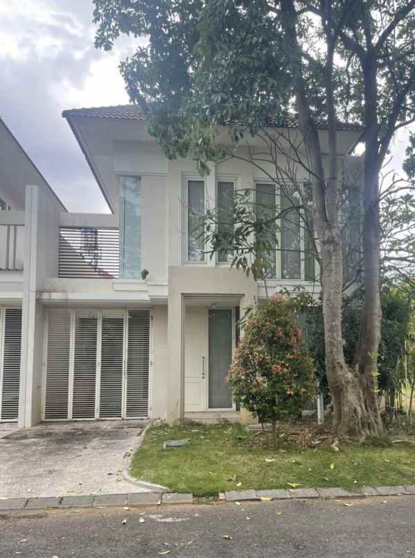 dijual rumah santiago rosa pakuwon city