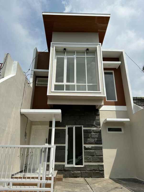 dijual rumah sawojajar 2