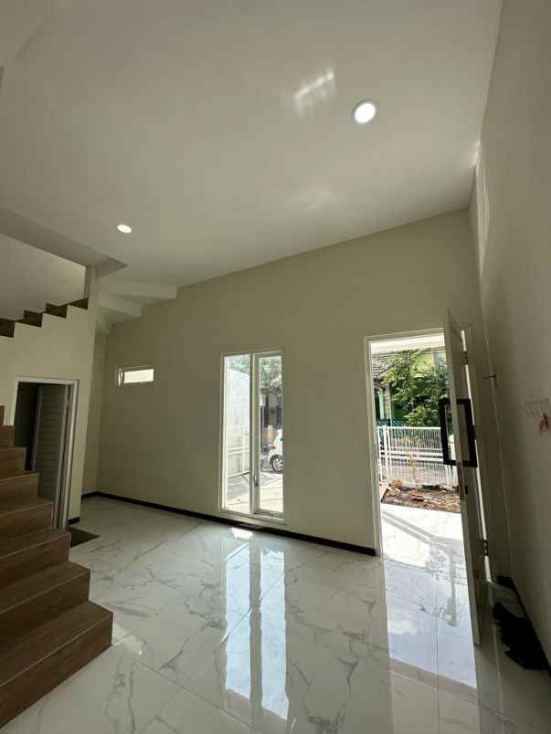 dijual rumah sawojajar