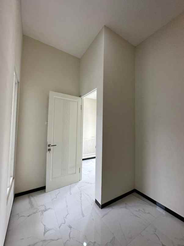 dijual rumah sawojajar