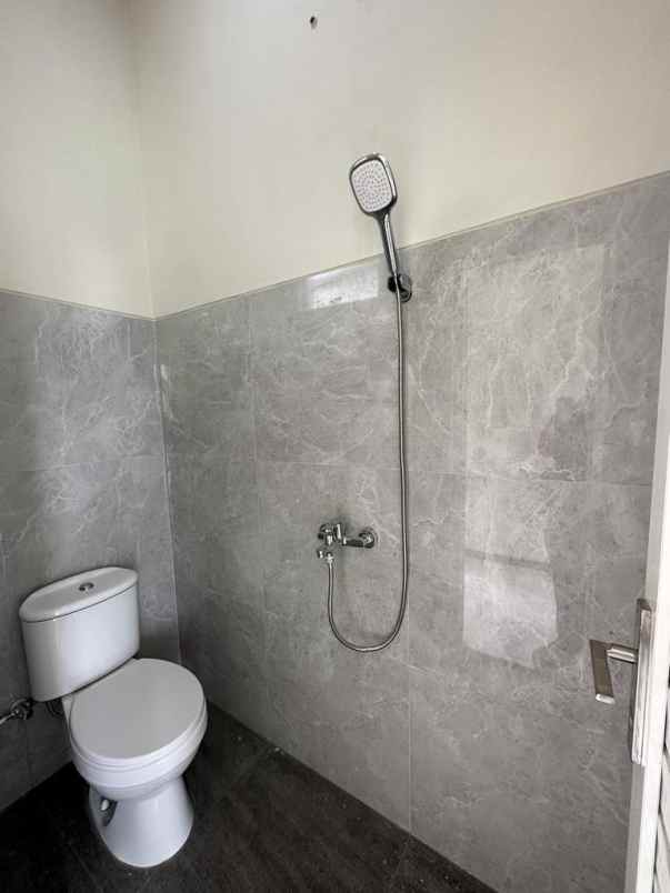 dijual rumah sawojajar