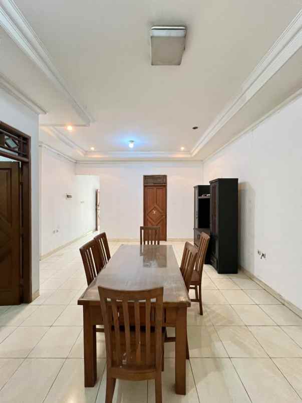 dijual rumah secondary dalam twonhouse siap huni