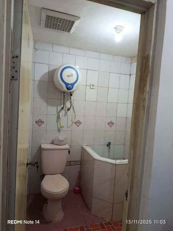 dijual rumah semolowaru