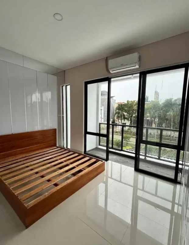 dijual rumah serpong park