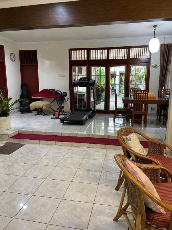 dijual rumah serua indah tangerang banten
