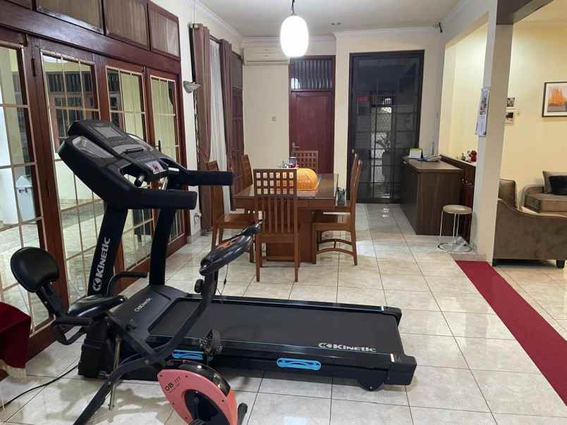 dijual rumah serua indah tangerang banten