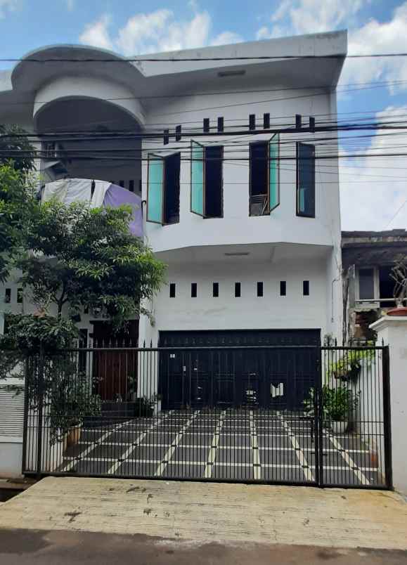 dijual rumah siap huni