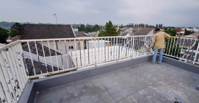 dijual rumah siap huni di legenda wisata cibubur