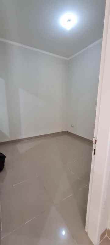 dijual rumah siap huni di legenda wisata cibubur