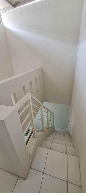 dijual rumah siap huni di legenda wisata cibubur