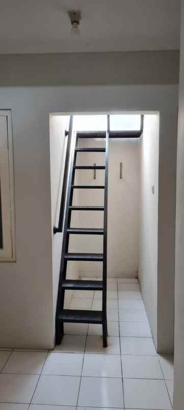 dijual rumah siap huni di legenda wisata cibubur