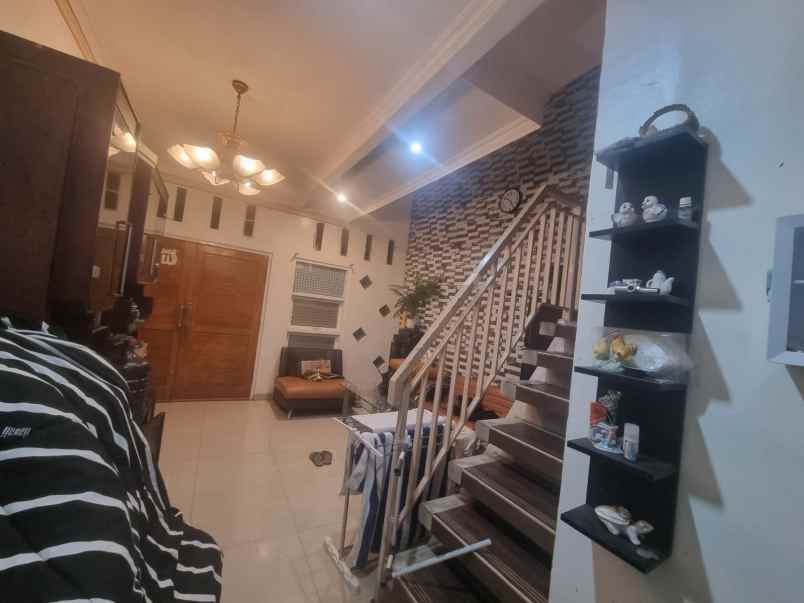 dijual rumah siap huni dibawah pasaran