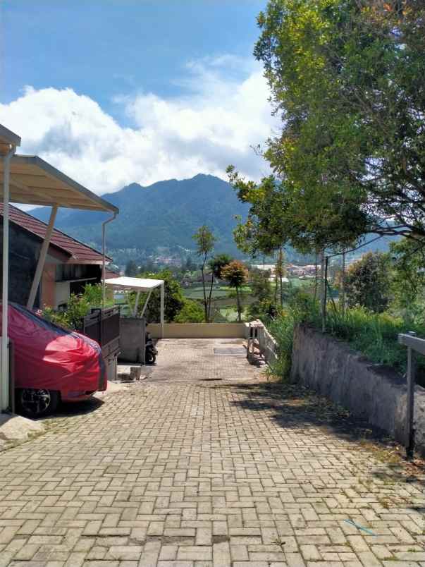 dijual rumah siap huni view gunung burangrang