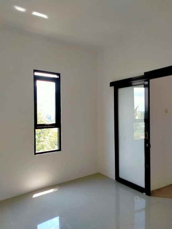 dijual rumah siap huni view gunung burangrang