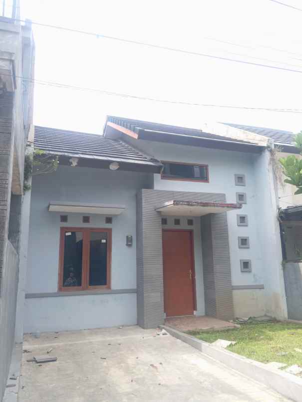 dijual rumah soekarno hatta kodya