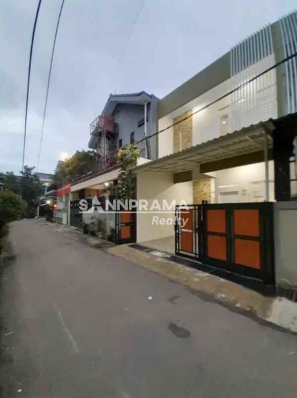 dijual rumah srengseng sawah