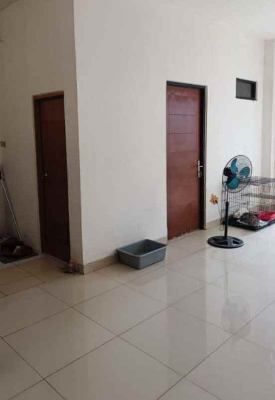 dijual rumah strategis 10 menit ke stasiun sudimara