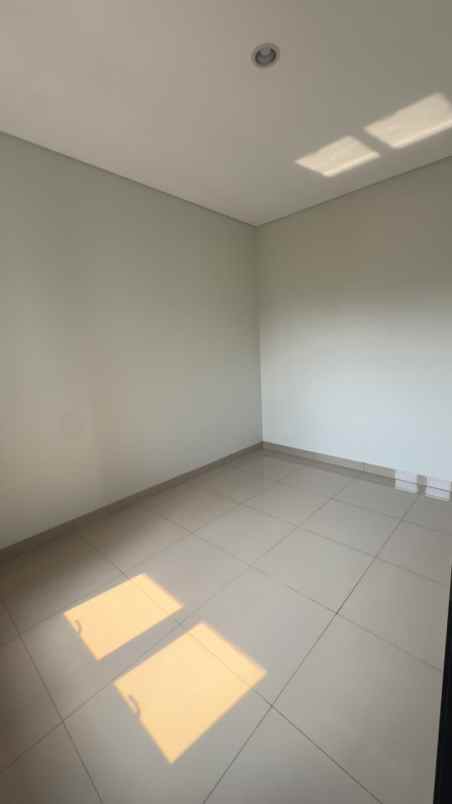 dijual rumah summarecon crown bekasi