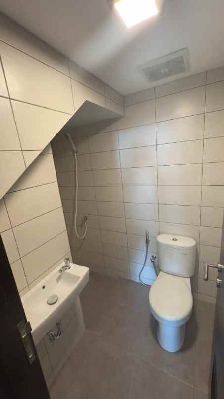 dijual rumah summarecon crown bekasi