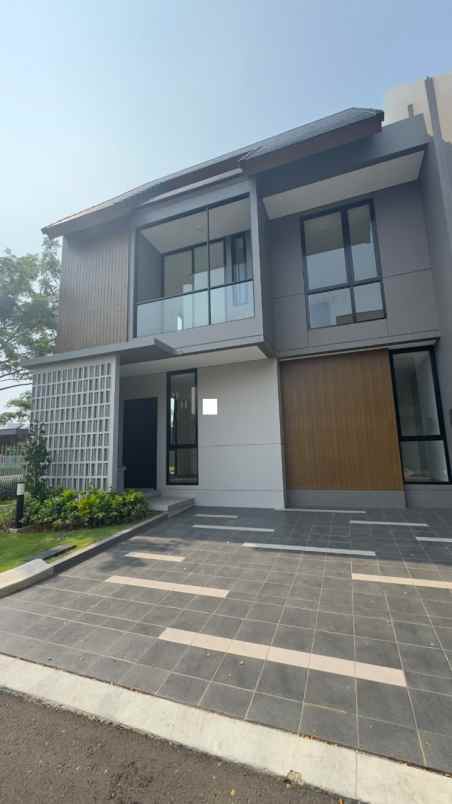 dijual rumah summarecon crown bekasi