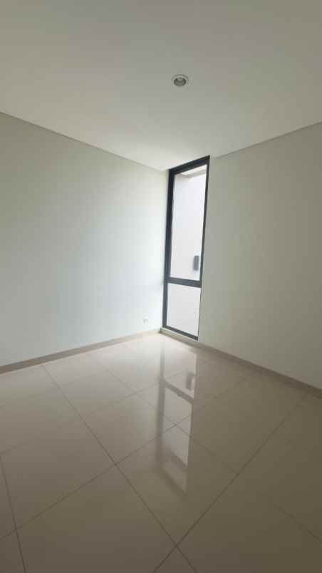 dijual rumah summarecon crown bekasi