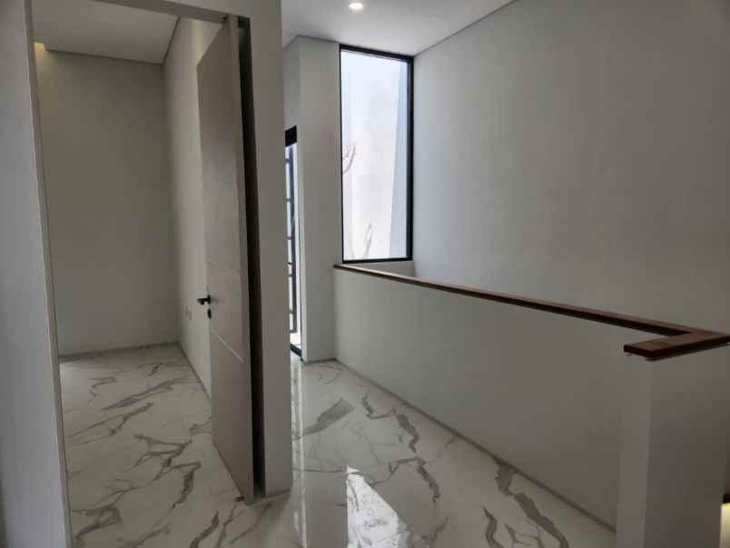 dijual rumah sutorejo prima indah utara