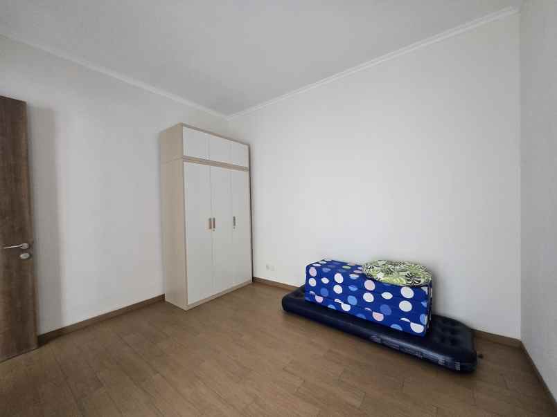 dijual rumah suvarna sutera cikupa