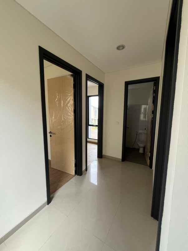 dijual rumah suvarna sutera pasar kemis