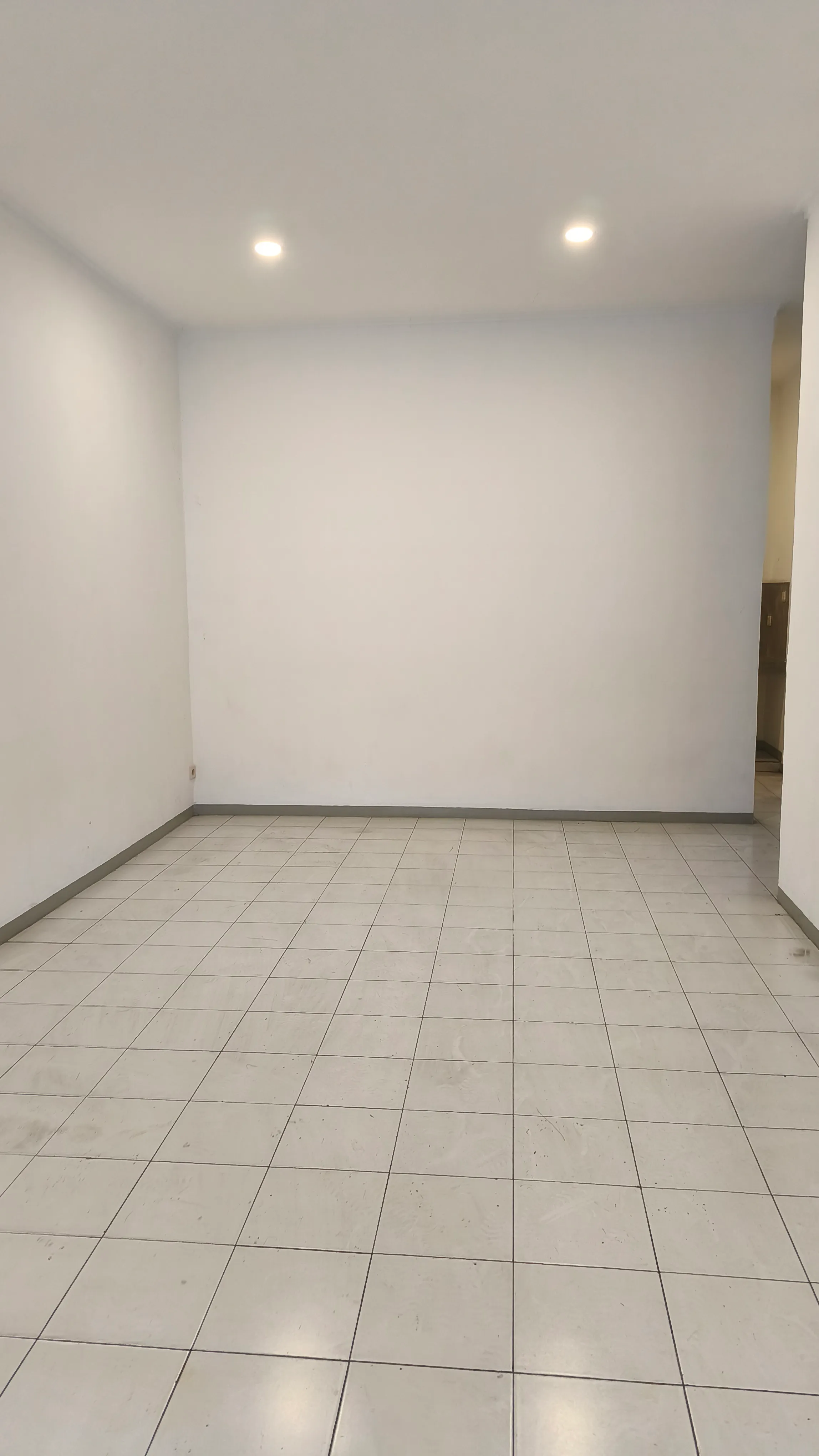 dijual rumah taman holis indah