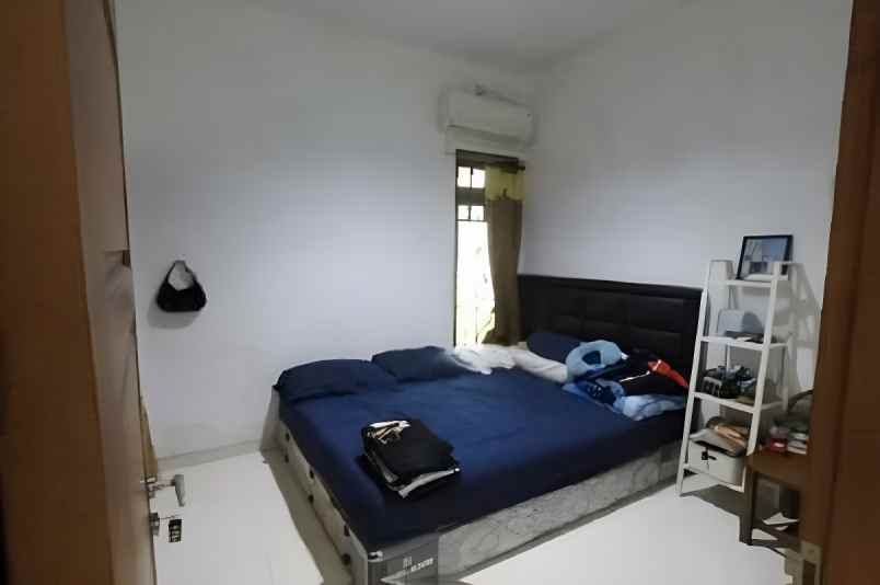 dijual rumah taman menanggal indah