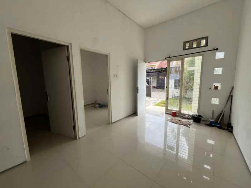 dijual rumah taman wisata regency gresik
