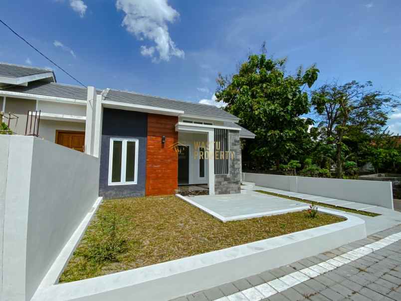 dijual rumah tamanmartani kalasan