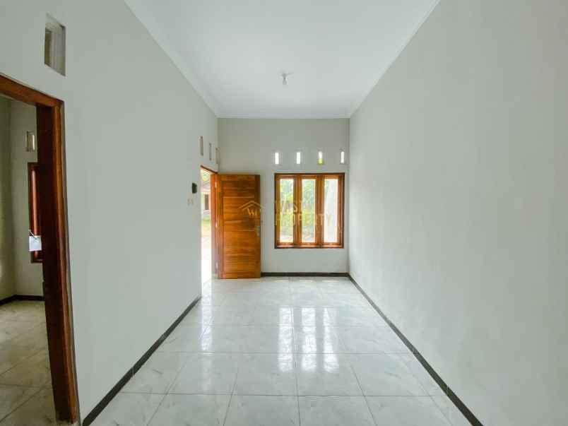 dijual rumah tamanmartani kec kalasan