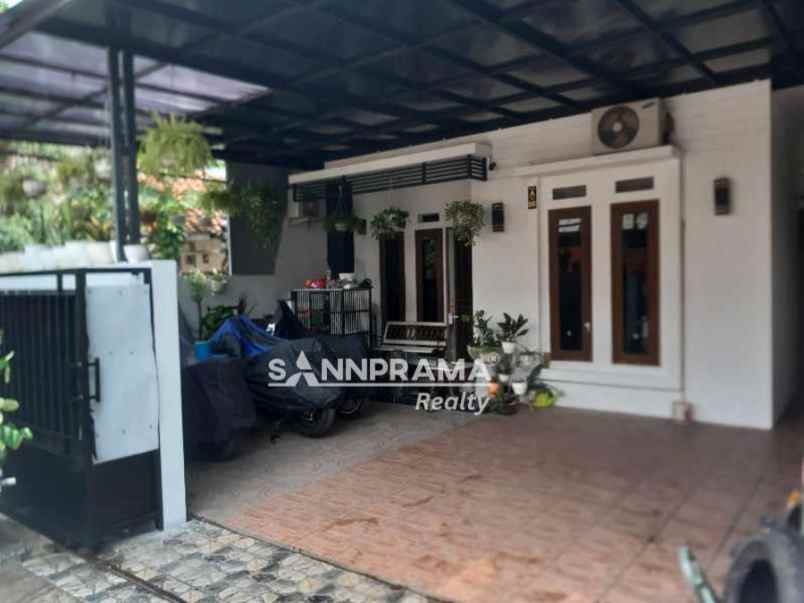 dijual rumah tanah baru