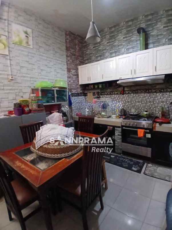 dijual rumah tanah baru