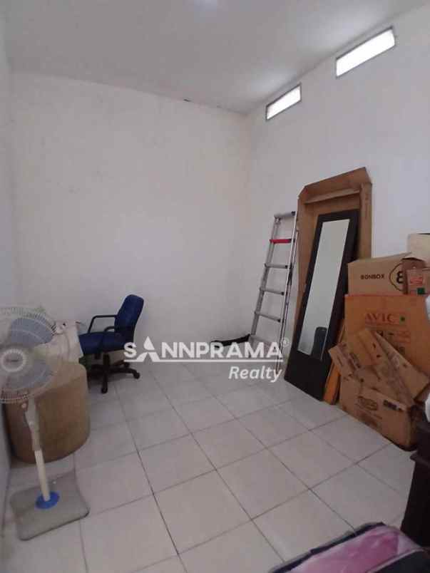 dijual rumah tanah baru