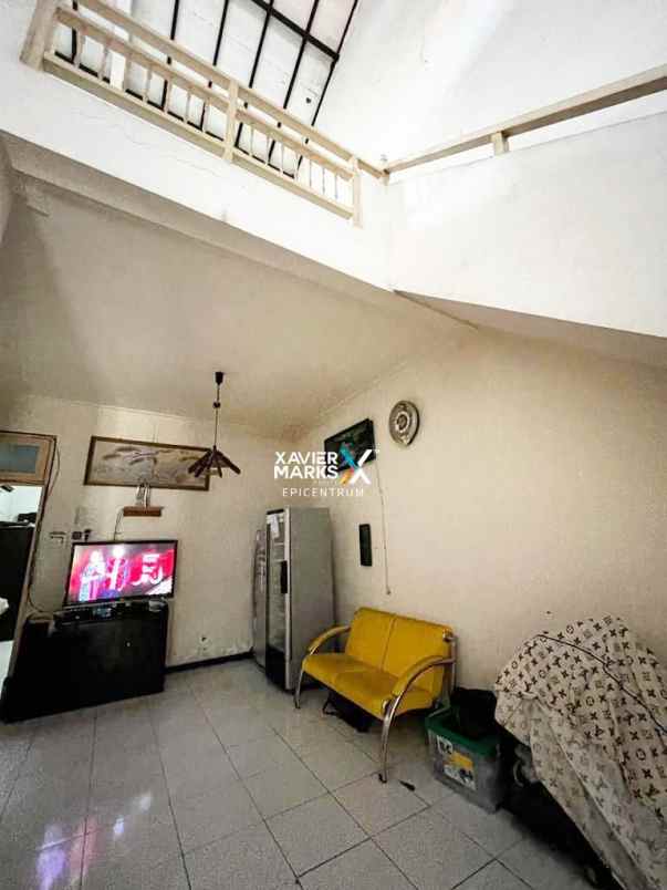 dijual rumah terawat siap huni rungkut asri barat