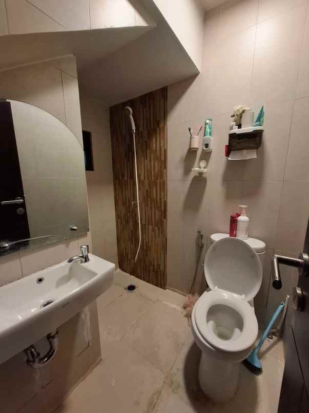 dijual rumah the orchard cluster