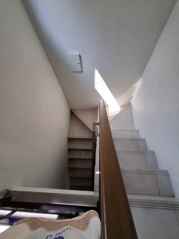 dijual rumah the orchard cluster