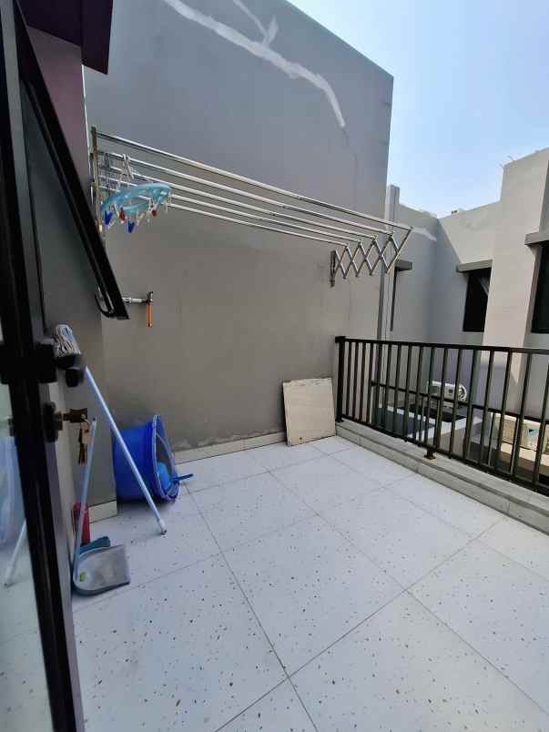 dijual rumah the orchard cluster