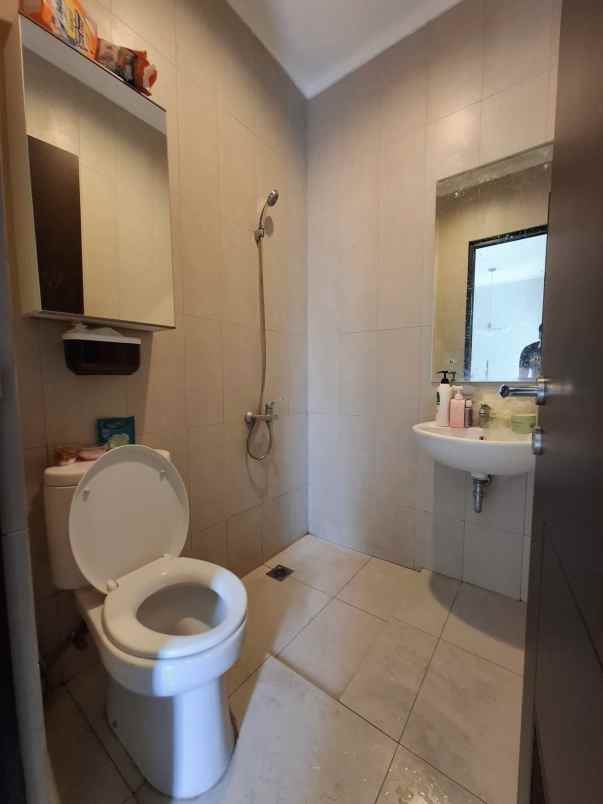 dijual rumah the orchard cluster