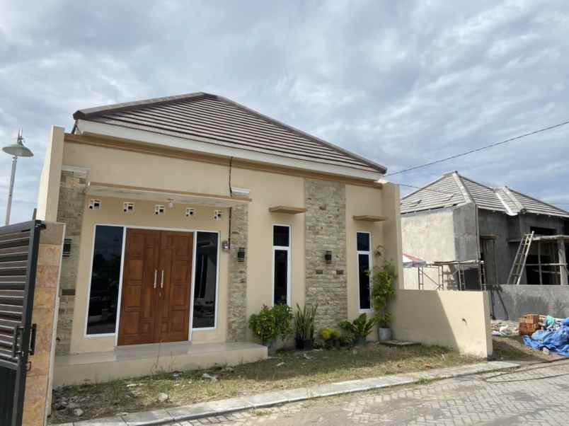 dijual rumah trunuh klaten selatan