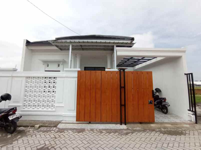 dijual rumah trunuh klaten selatan