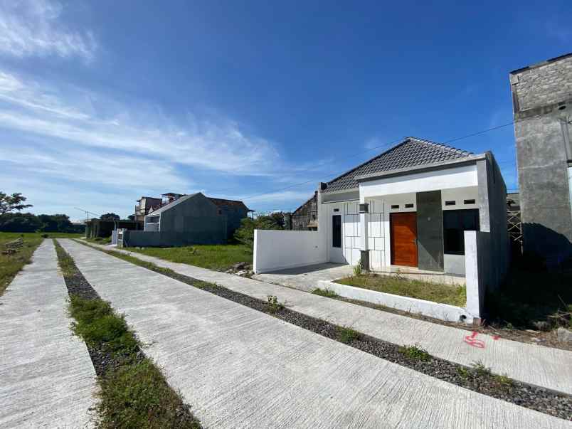 dijual rumah trunuh klaten selatan